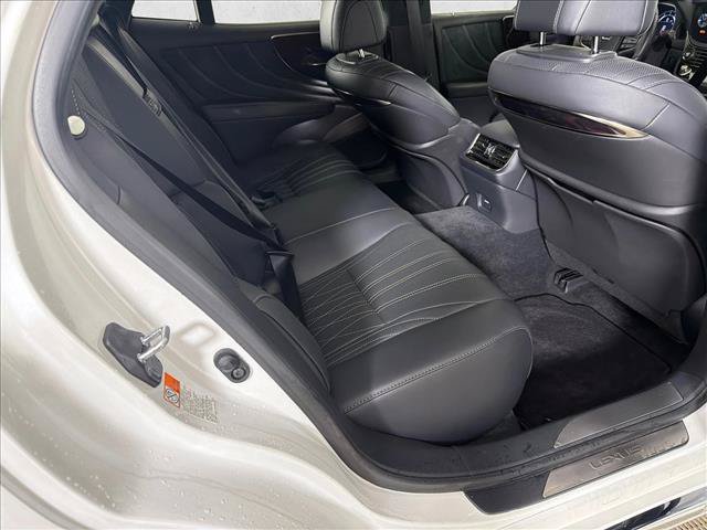 Used 2022 Lexus LS 500 w/ Interior Upgrade Package RWD image 17