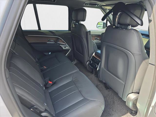 New 2025 Land Rover Range Rover SE image 11
