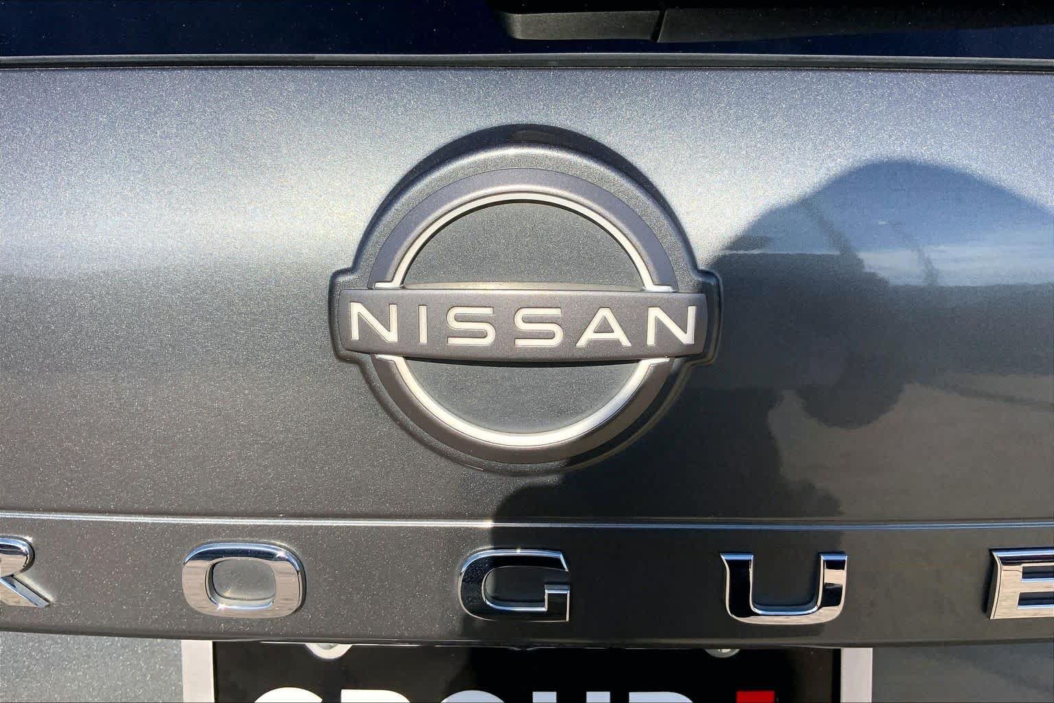 Used 2023 Nissan Rogue SV w/ SV Premium B Package FWD image 29