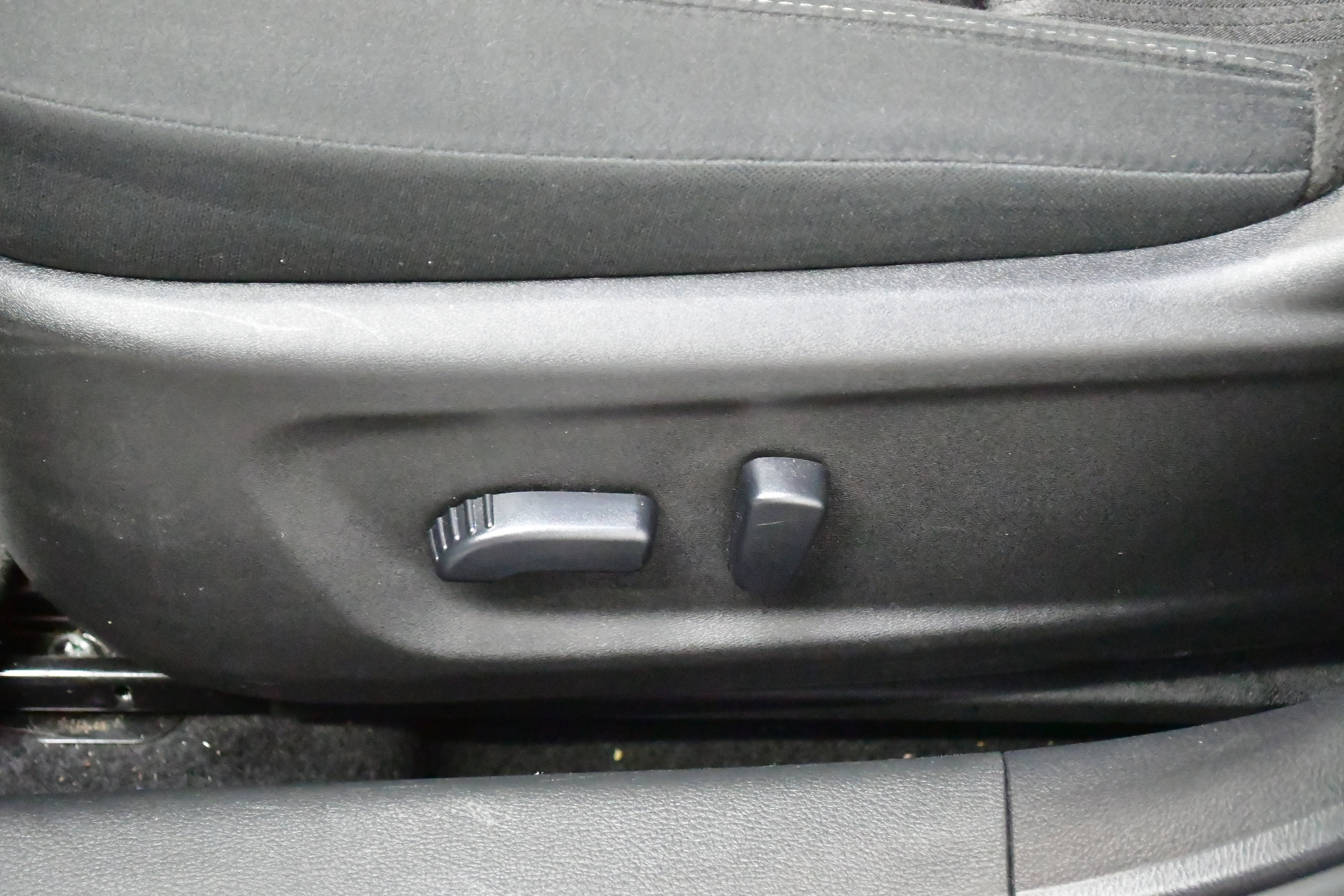 Used 2025 Nissan Altima 2.5 SV FWD image 30
