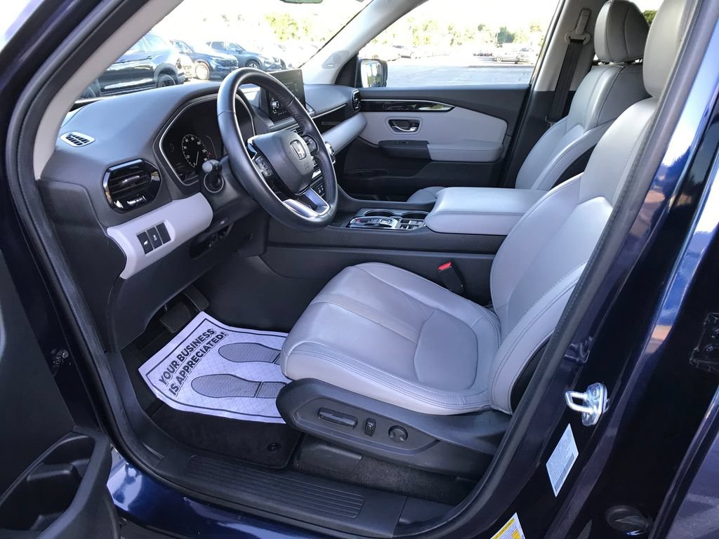 Certified 2024 Honda Pilot Touring image 3