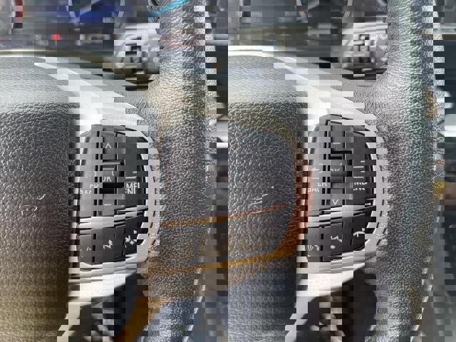 Used 2023 Ford Explorer Limited image 9