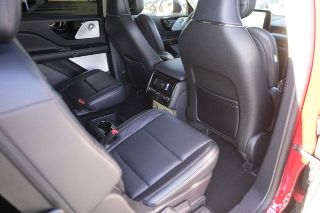 Used 2025 Lincoln Aviator Reserve w/ Equipment Group 201A image 17