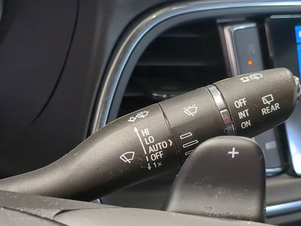 Used 2024 Buick Enclave Avenir w/ Avenir Technology Package AWD/4WD image 33