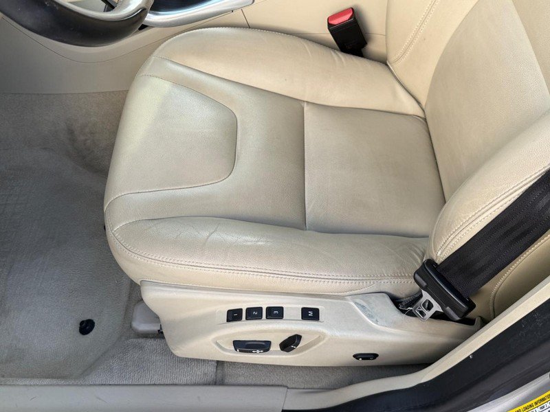 Used 2016 Volvo XC60 T5 Premier w/ Proximity Package FWD image 17