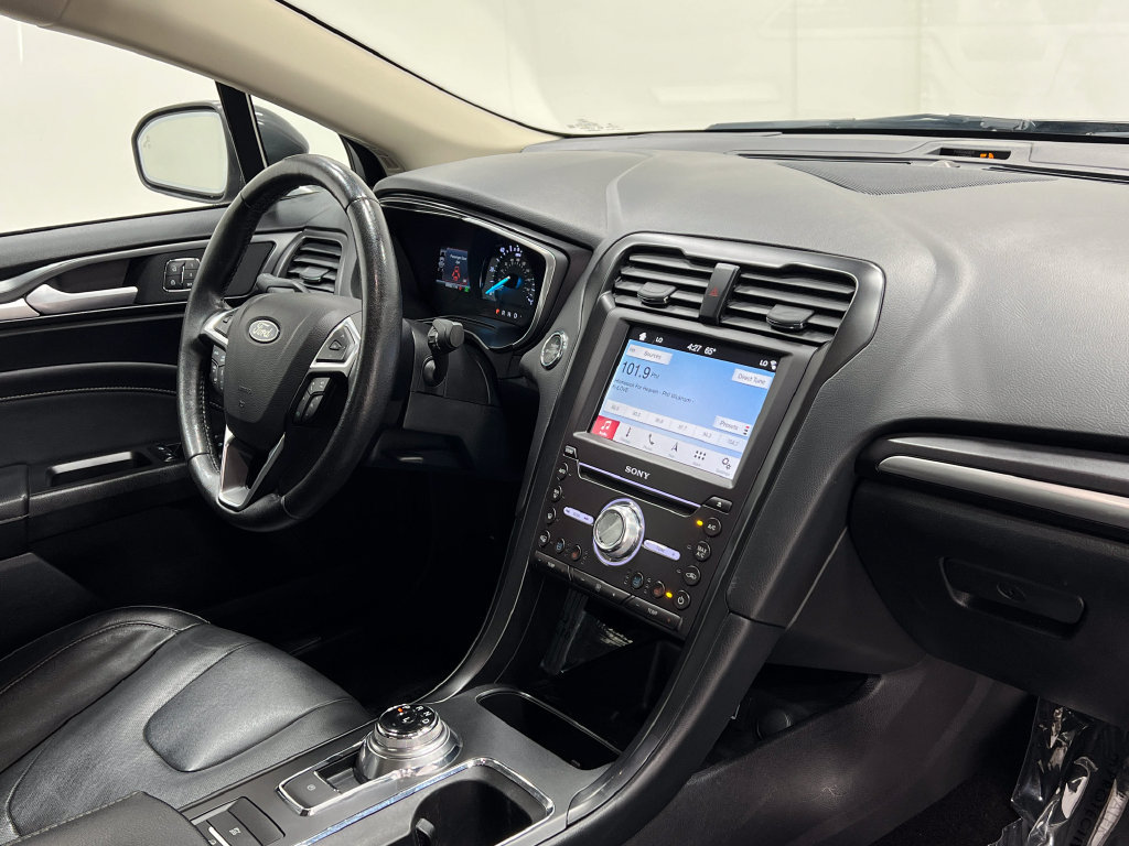 Used 2019 Ford Fusion Titanium FWD image 21