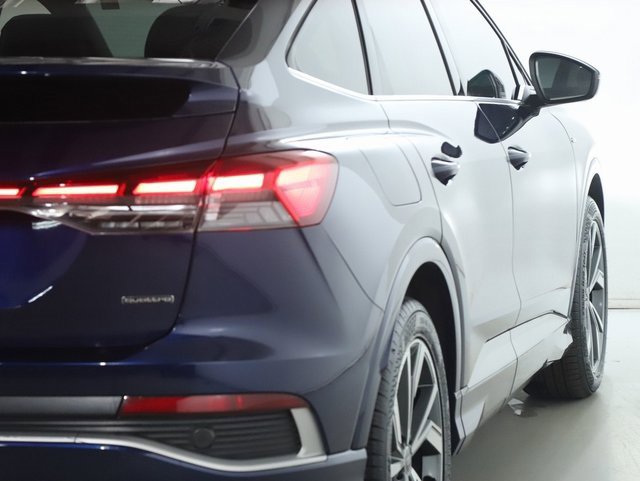 Used 2024 Audi Q4 e-tron Premium w/ Convenience Package image 45