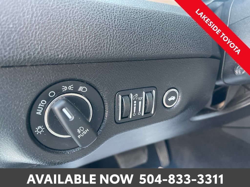 Used 2021 Chrysler 300 Touring L image 23