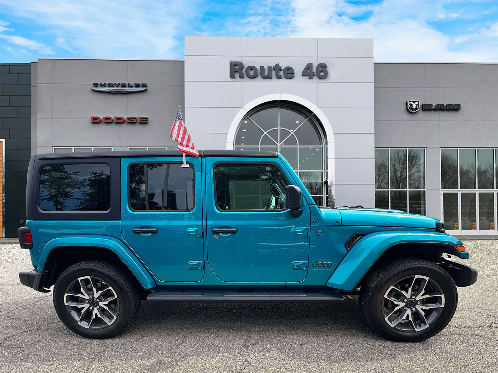 Used 2024 Jeep Wrangler Unlimited w/ Convenience Group AWD/4WD image 6