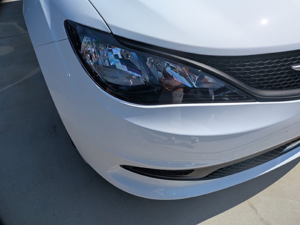 New 2027 Chrysler Pacifica LX FWD image 8