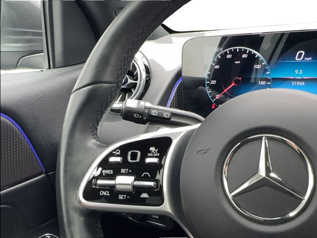 Used 2022 Mercedes-Benz EQB 350 4MATIC image 38