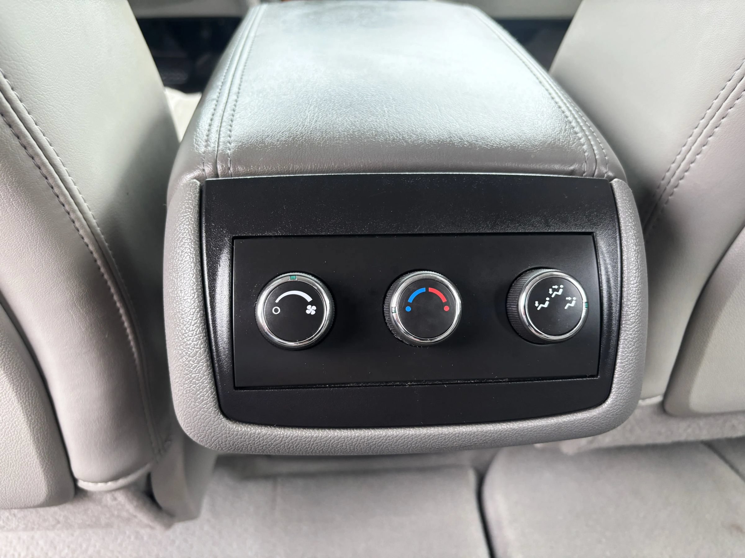 Used 2012 Buick Enclave Leather AWD/4WD image 11