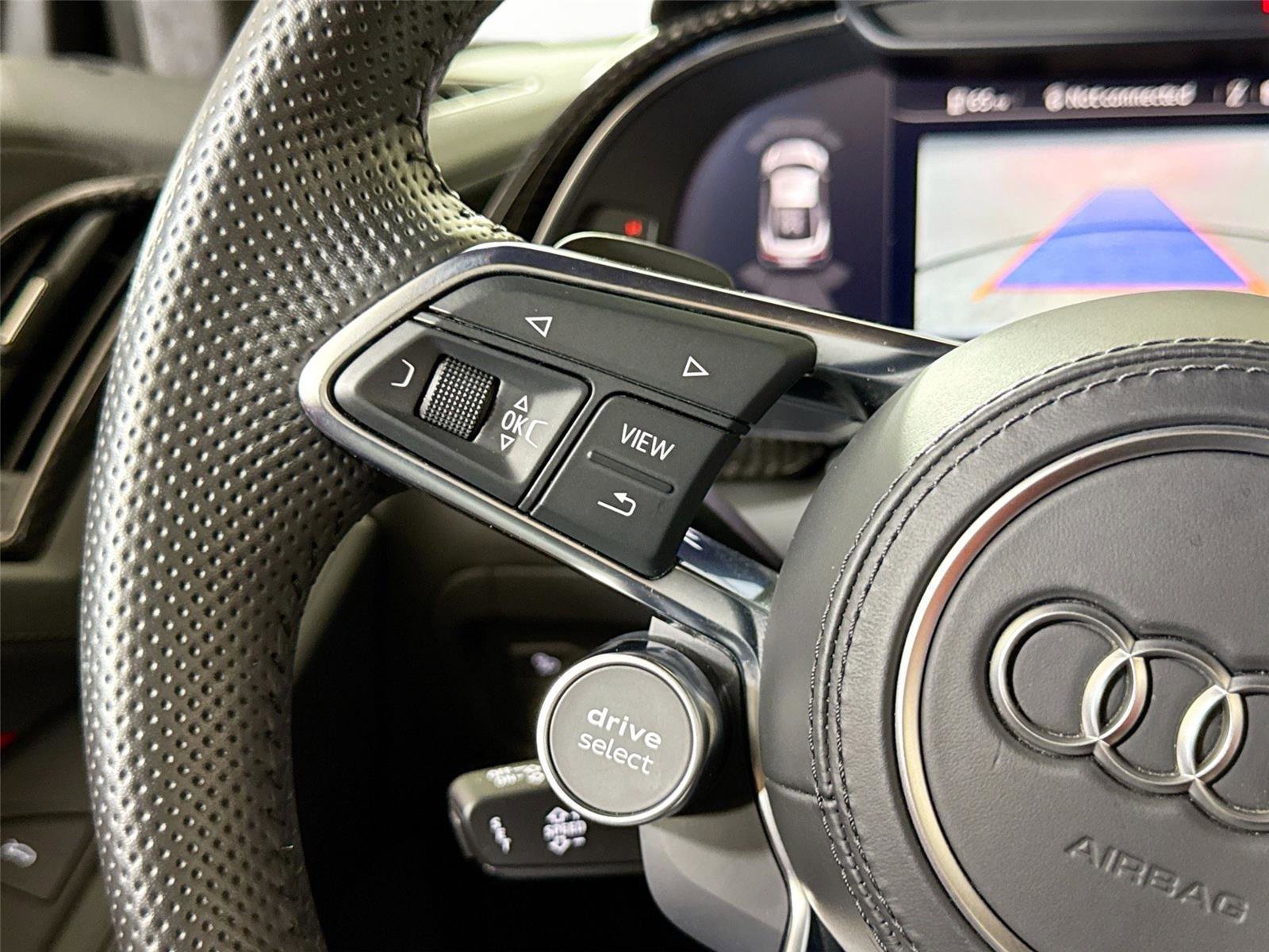 Used 2018 Audi R8 V10 w/ Premium Package image 24