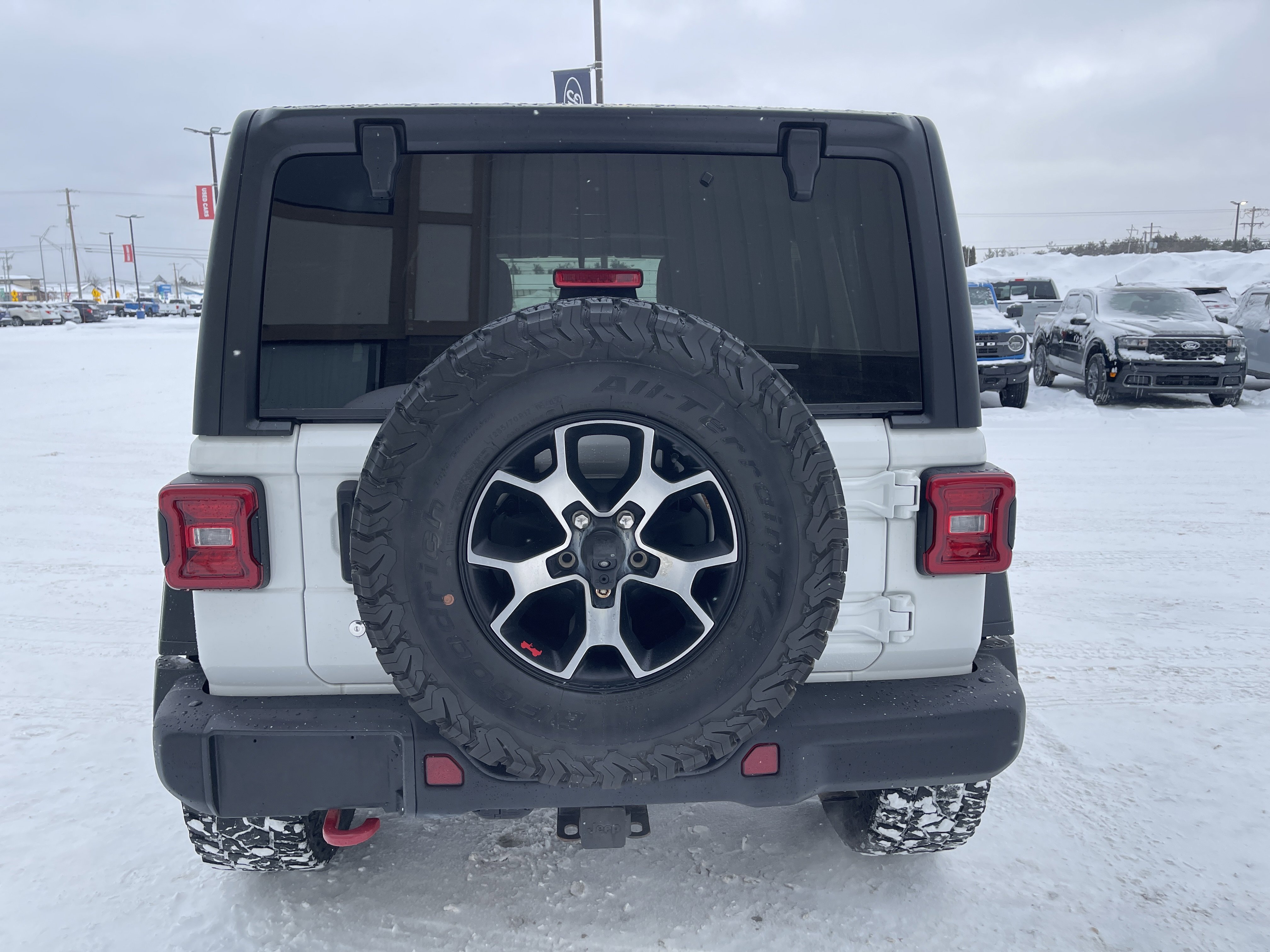 Used 2018 Jeep Wrangler Unlimited Rubicon w/ Steel Bumper Group image 4