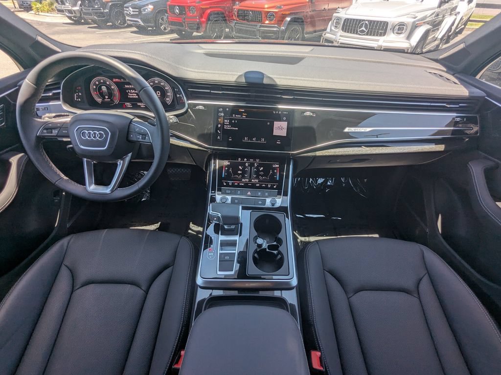 Used 2025 Audi Q7 3.0T Premium Plus w/ Premium Plus Package AWD/4WD image 2