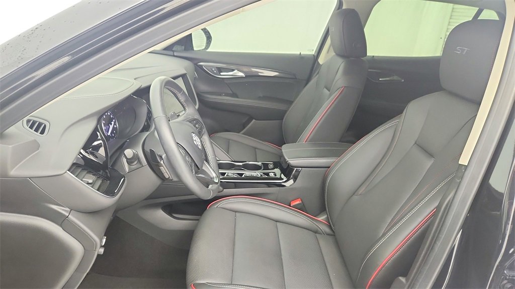 Used 2023 Buick Envision Essence w/ Sport Touring Package image 15