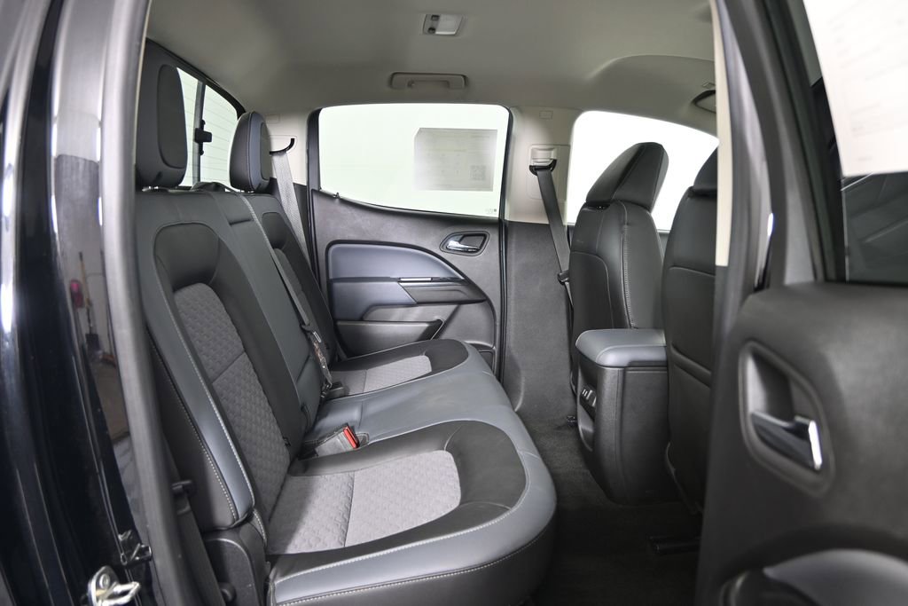 Used 2018 Chevrolet Colorado Z71 AWD/4WD image 16