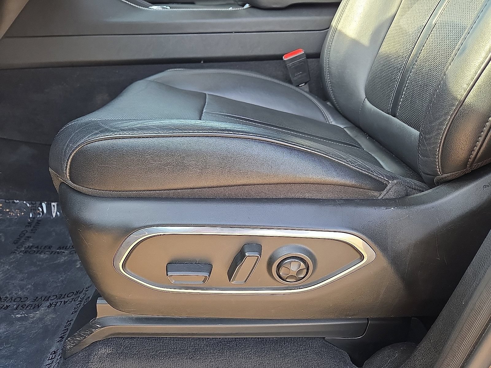Used 2024 Jeep Wagoneer Series II w/ Flexible Seating Group RWD image 25