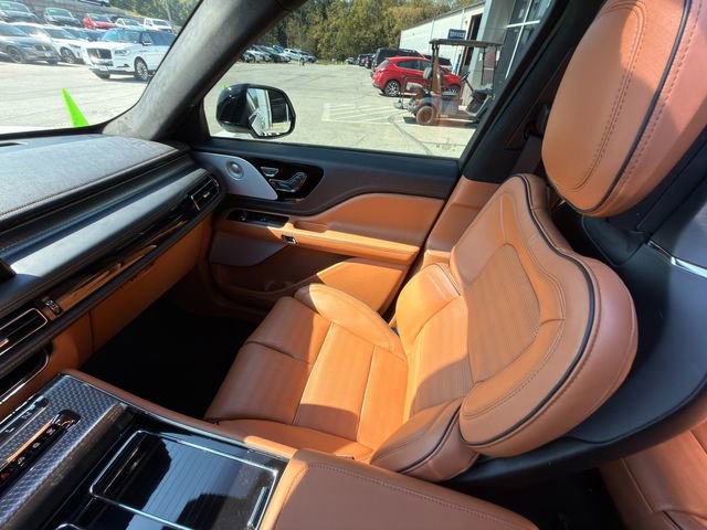 Used 2025 Lincoln Aviator Black Label image 26