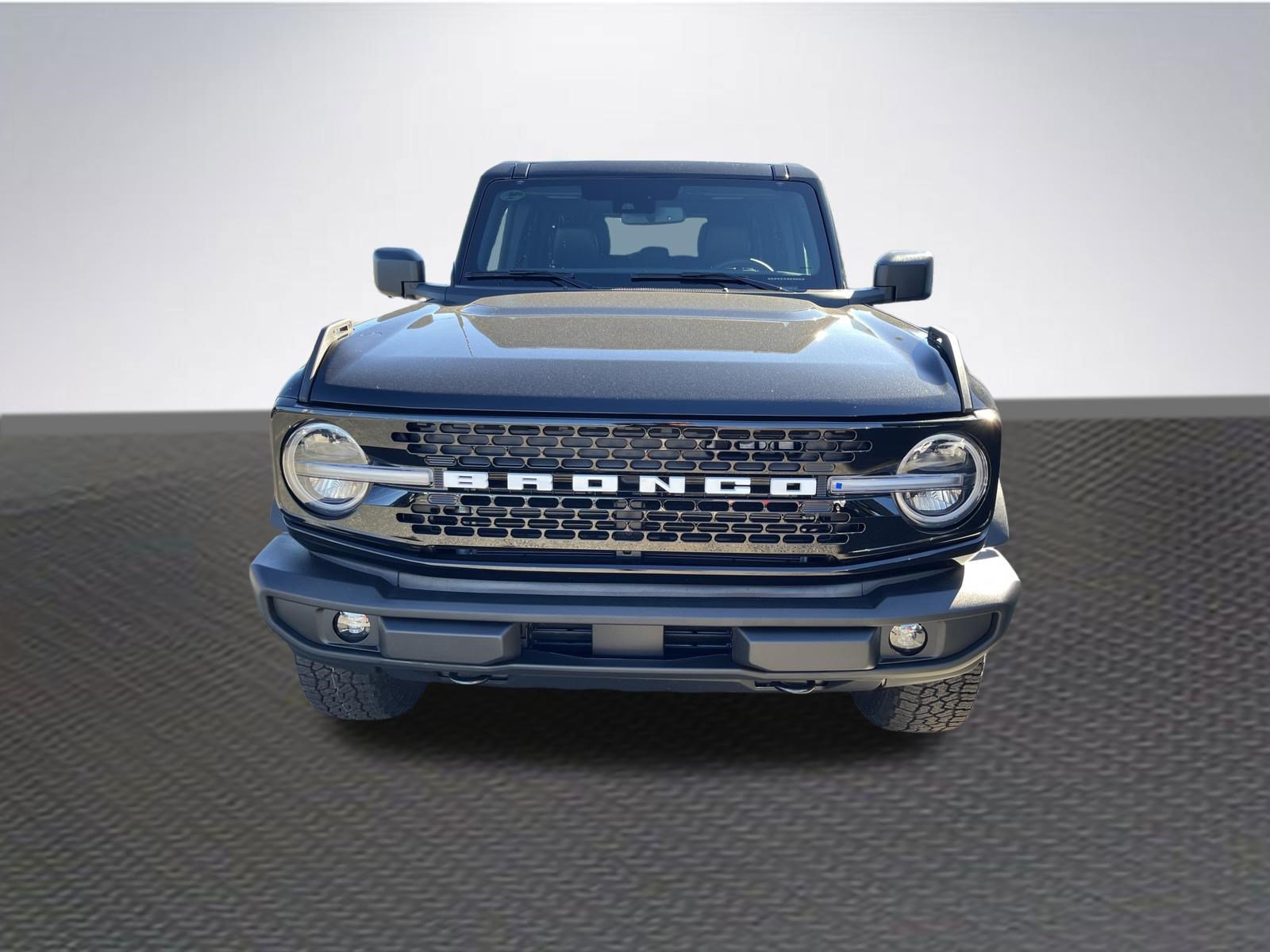 New 2026 Ford Bronco Outer Banks w/ Black Appearance Package AWD/4WD image 2