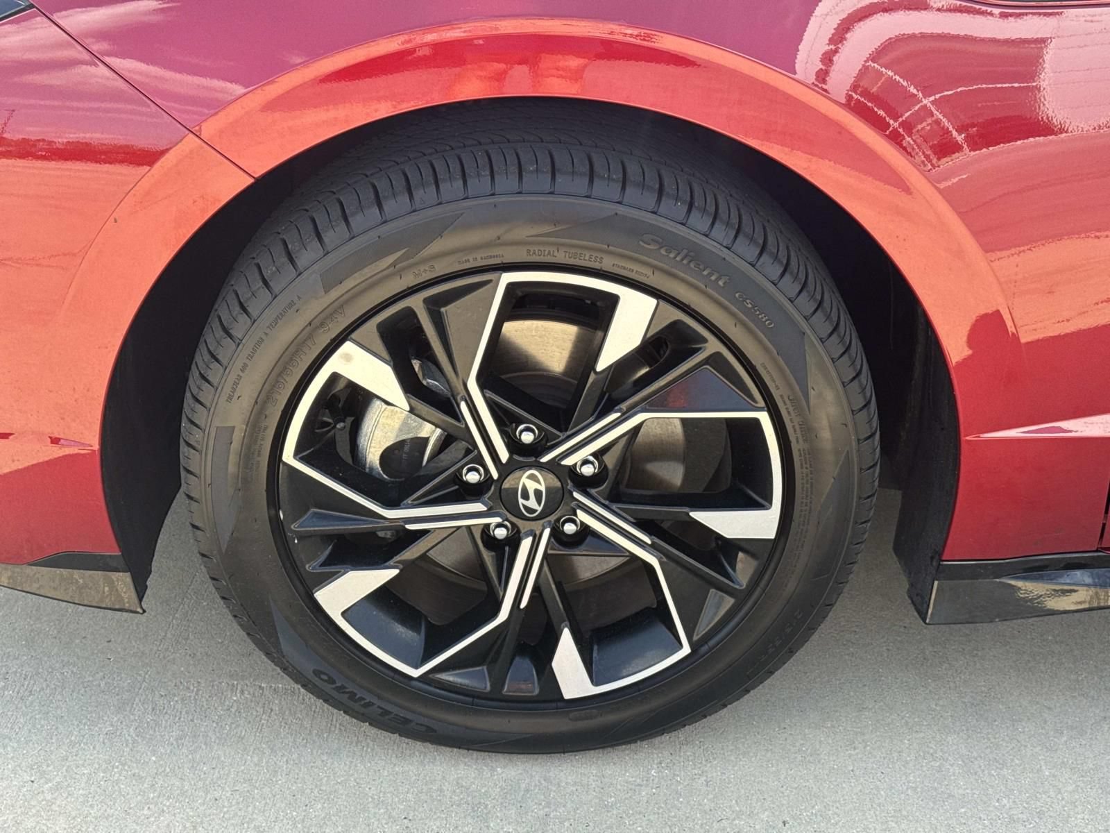 Used 2025 Hyundai Sonata SEL FWD image 4