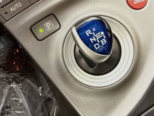 Used 2015 Toyota Prius Prime Plug-In Hybrid FWD image 17