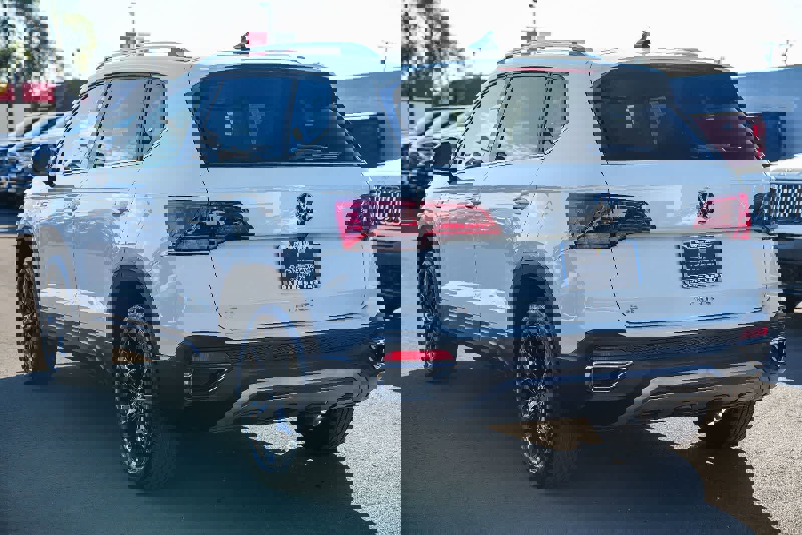 Used 2024 Volkswagen Taos SE image 6