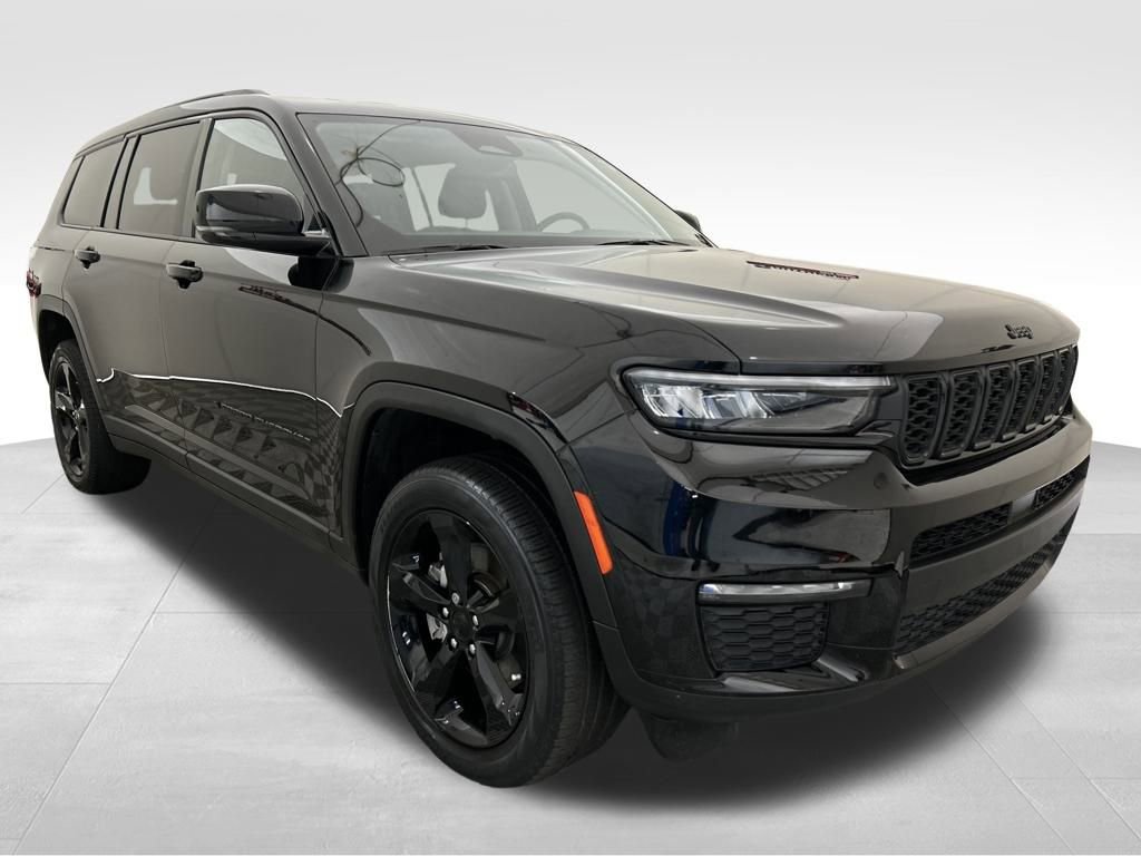 Used 2022 Jeep Grand Cherokee L Limited w/ Black Appearance Package image 8