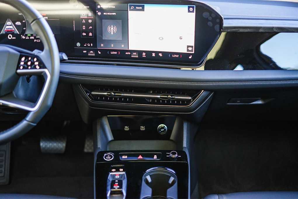 New 2025 Audi A6 e-tron Premium image 13