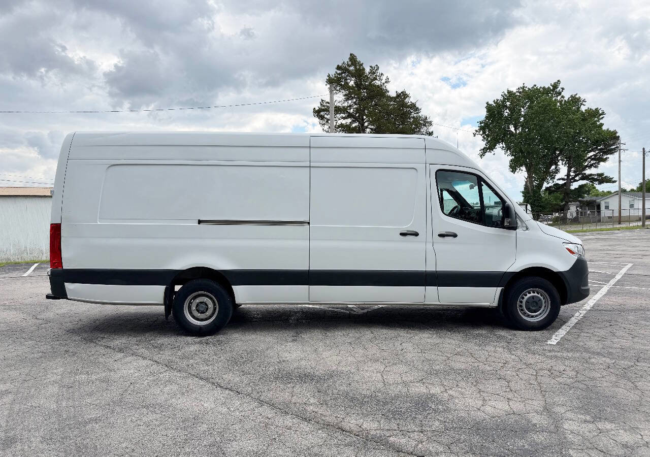 Used 2021 Mercedes-Benz Sprinter 3500 w/ Driver Convenience Package image 4