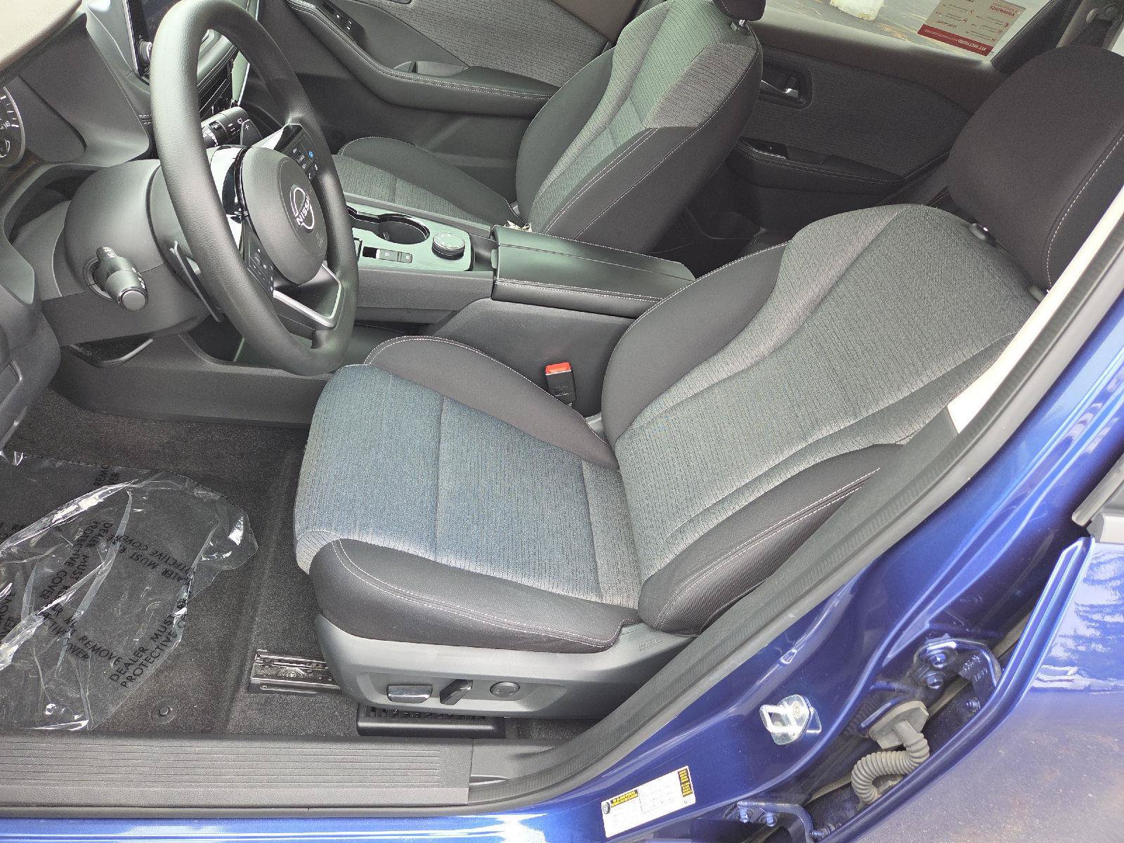 Used 2022 Nissan Rogue SV AWD/4WD image 30
