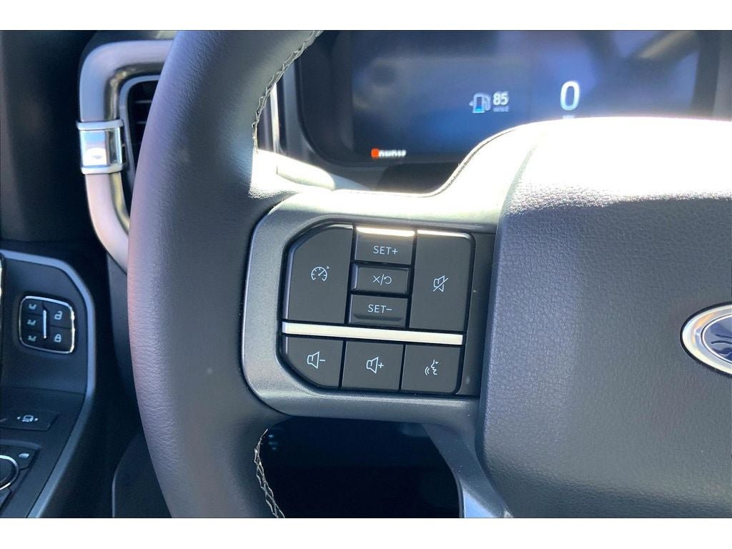Used 2025 Ford F350 Lariat w/ FX4 Off-Road Package image 20
