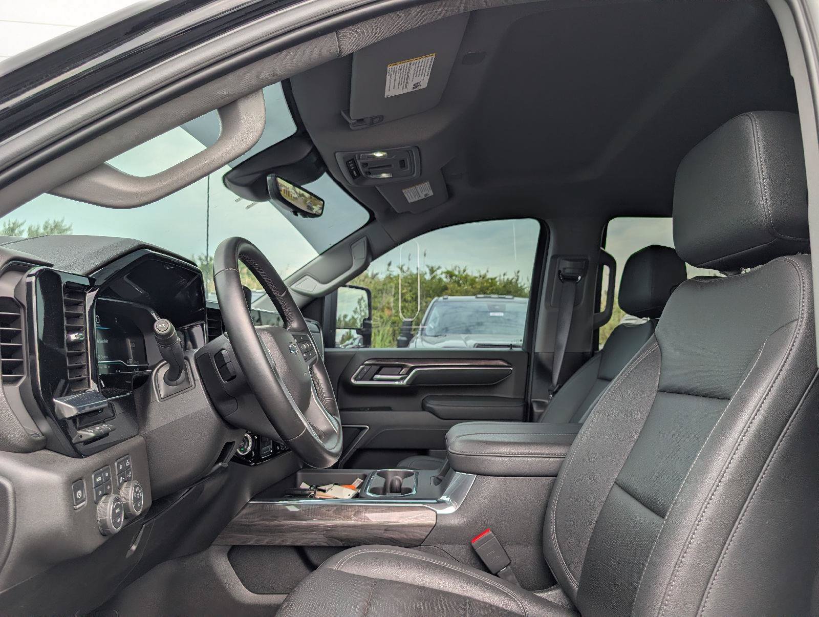 Used 2025 Chevrolet Silverado 2500 LTZ w/ Trail Boss Package AWD/4WD image 9