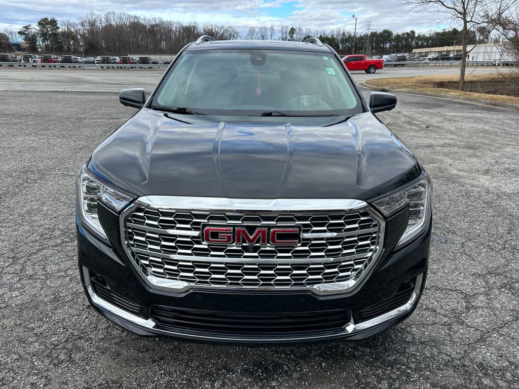 Used 2022 GMC Terrain Denali w/ Black Diamond Edition image 10