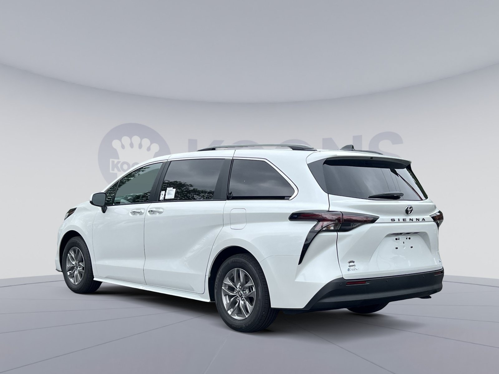 New 2026 Toyota Sienna XLE FWD image 4