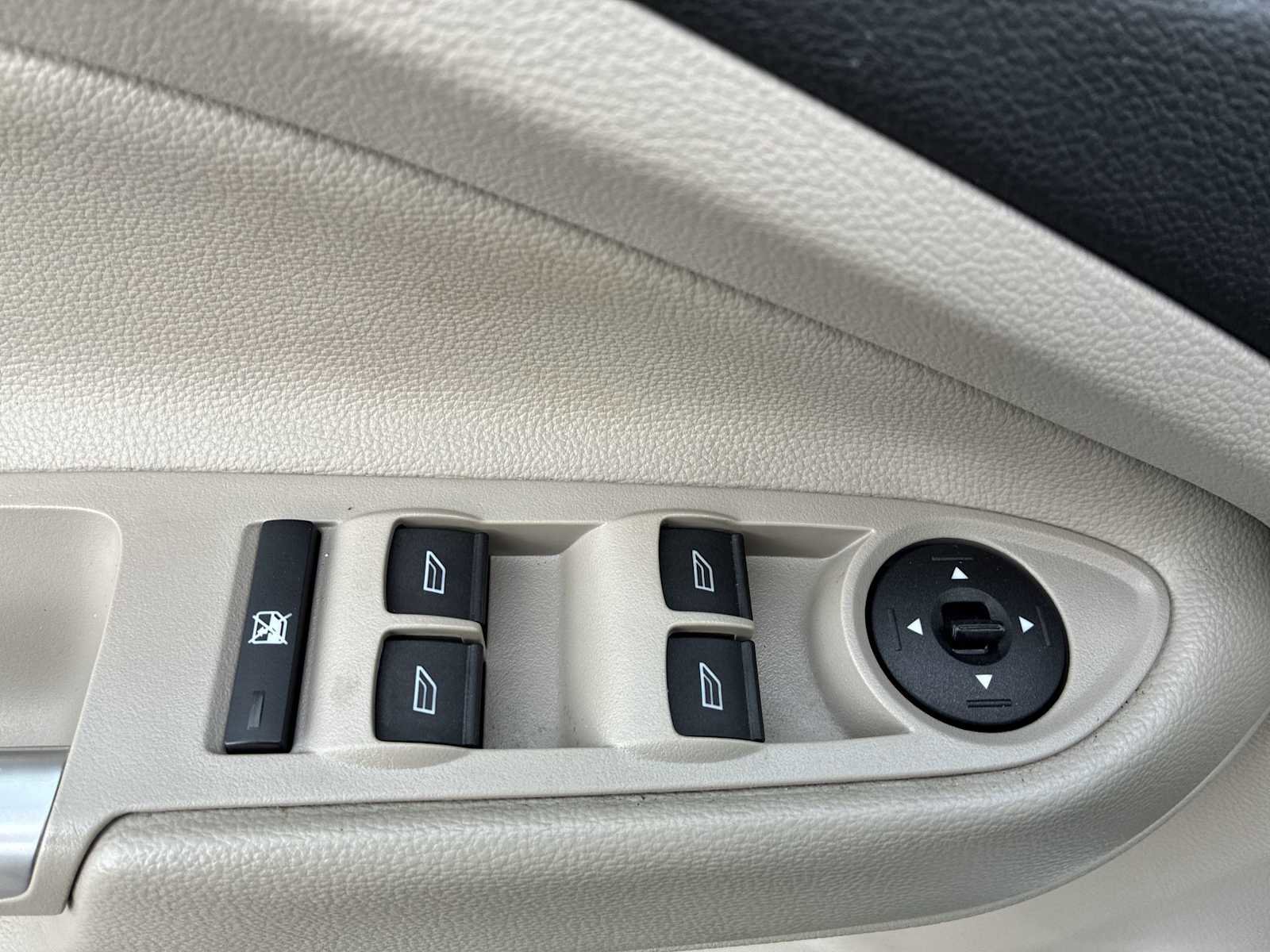 Used 2018 Ford Escape SE AWD/4WD image 15