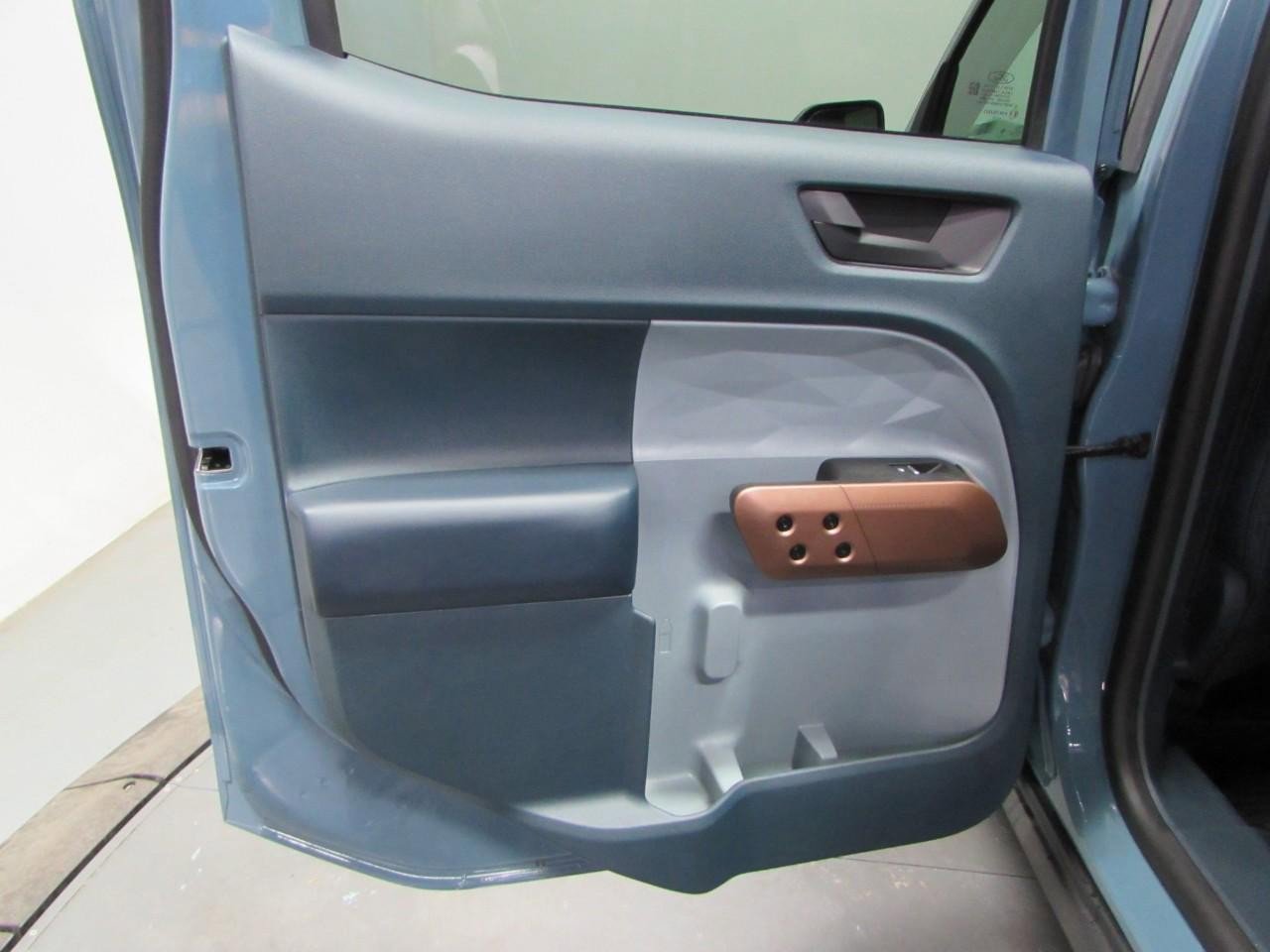 Used 2022 Ford Maverick Lariat w/ Lariat Luxury Package image 14