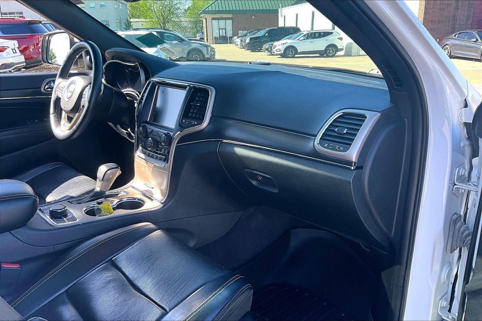 Used 2017 Jeep Grand Cherokee Limited w/ Luxury Group II AWD/4WD image 26
