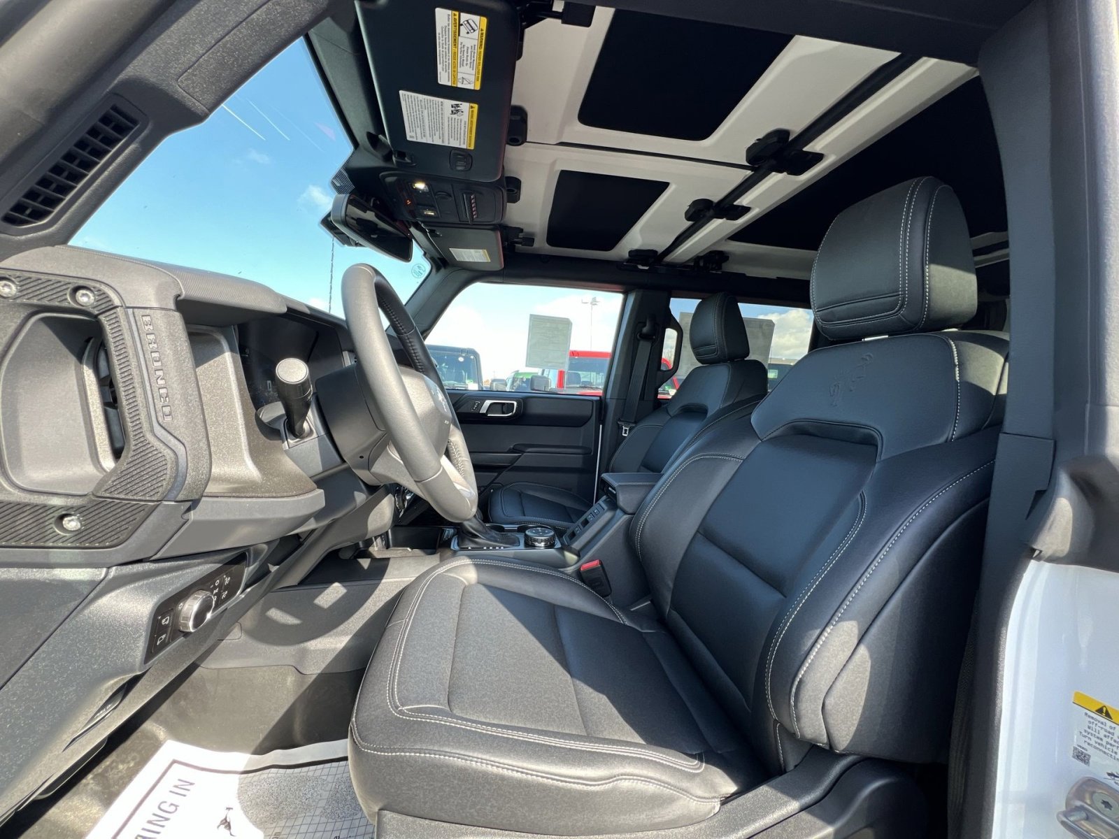 New 2025 Ford Bronco Badlands image 13