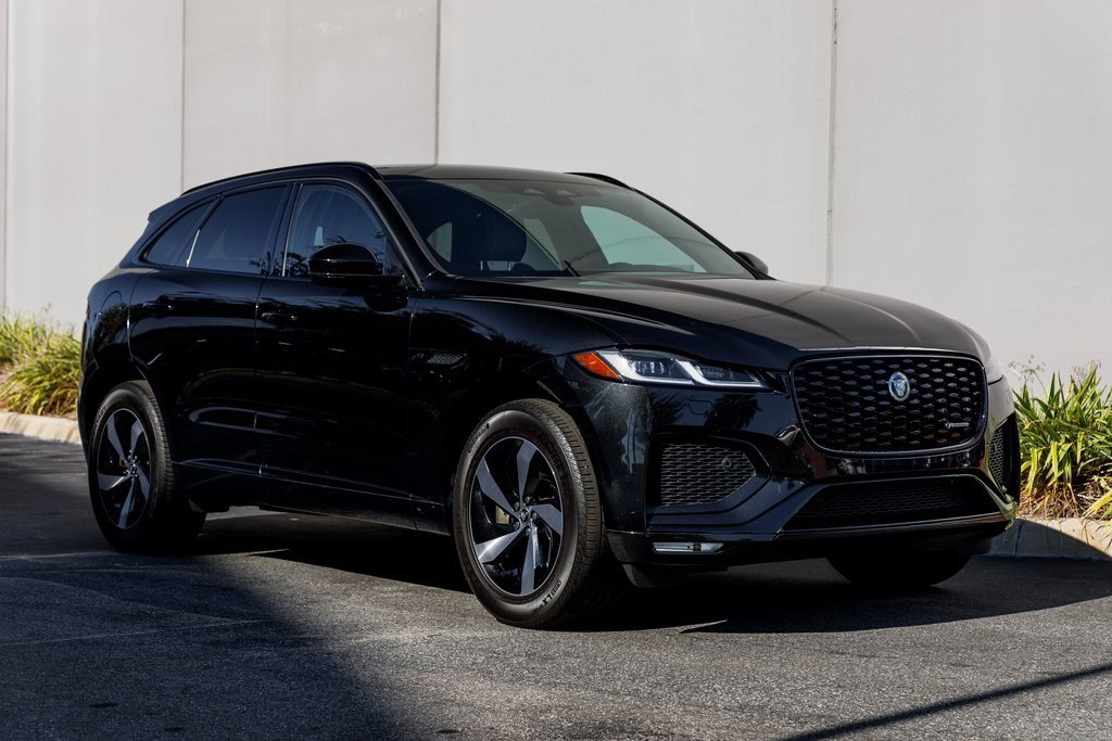 Used 2025 Jaguar F-PACE R-Dynamic S image 7
