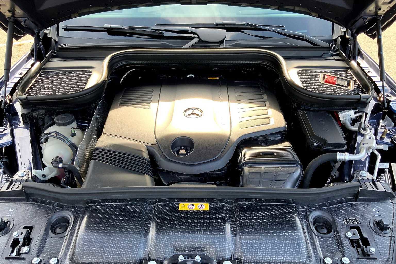 Used 2025 Mercedes-Benz GLS 450 4MATIC image 31