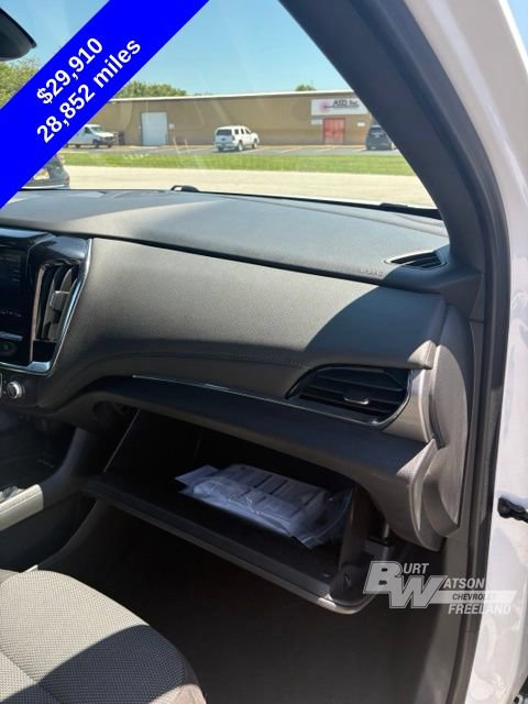 Used 2023 Chevrolet Traverse LT FWD image 32