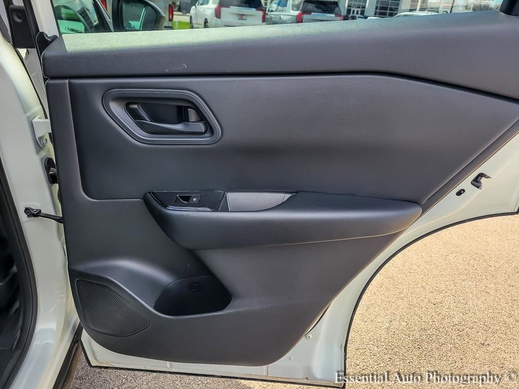 Used 2024 Nissan Rogue S image 21