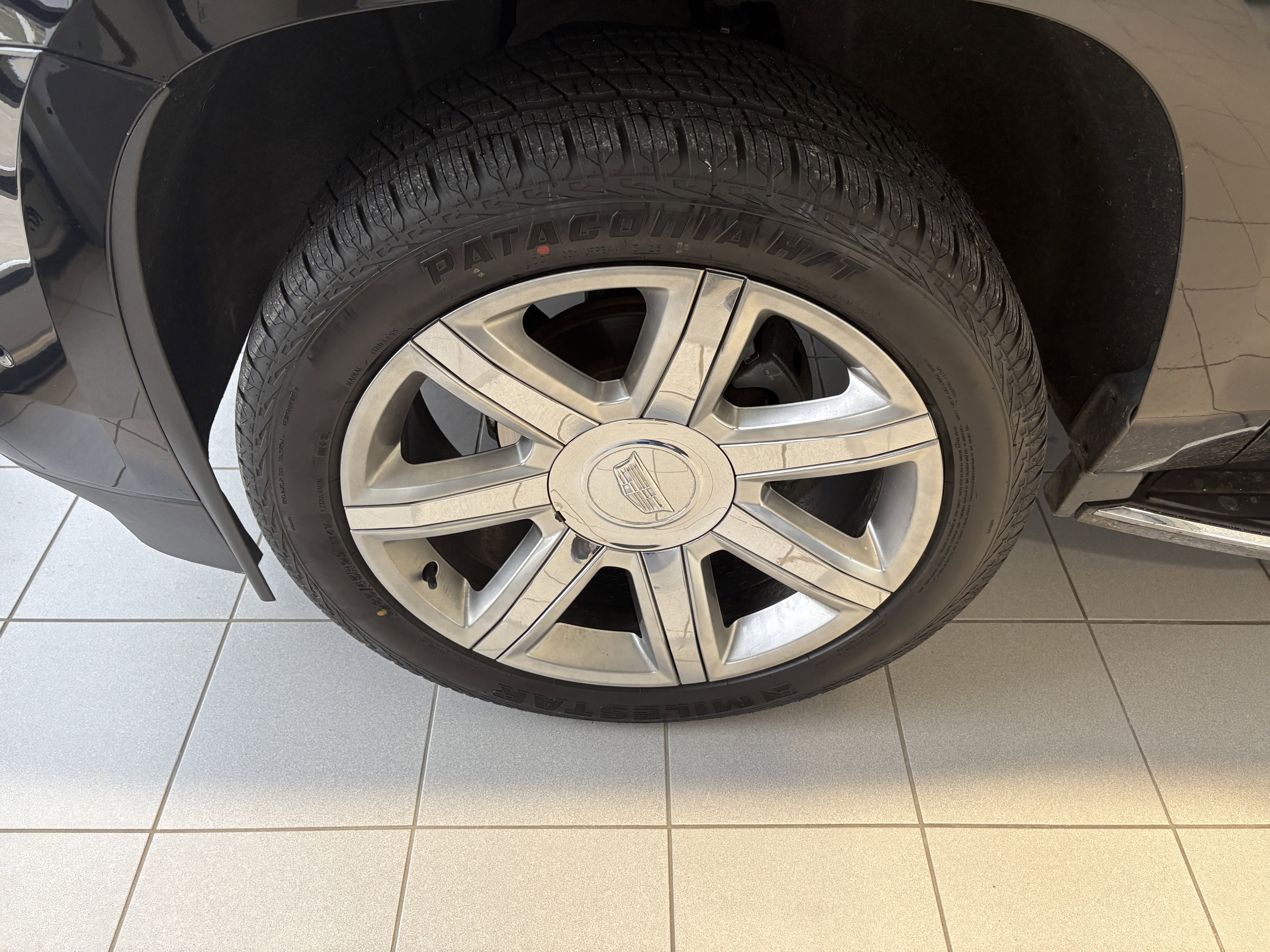 Used 2017 Cadillac Escalade Luxury image 8