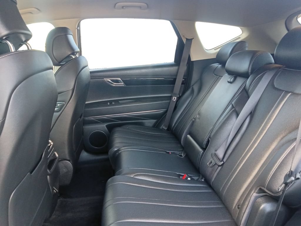 Used 2025 Genesis GV80 2.5T Standard AWD/4WD image 22