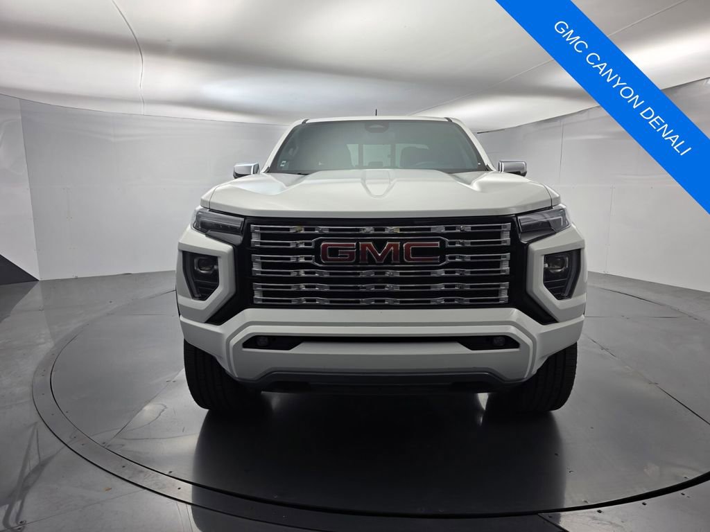 Used 2023 GMC Canyon Denali AWD/4WD image 2