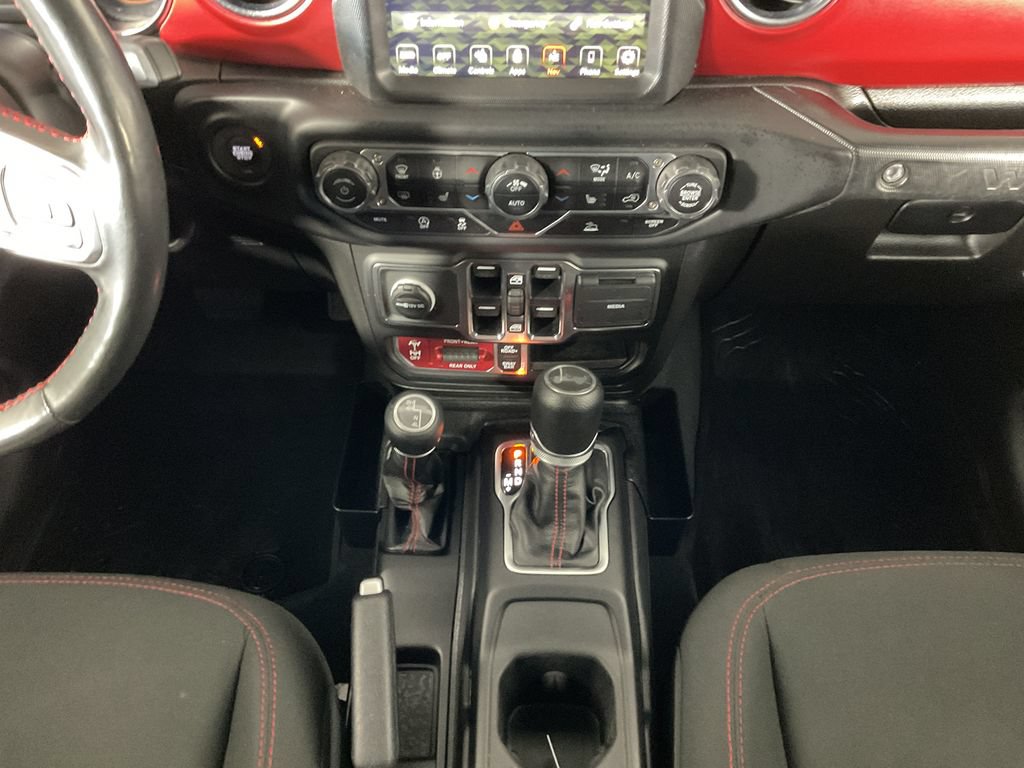 Used 2023 Jeep Wrangler Unlimited Rubicon w/ Cold Weather Group AWD/4WD image 14
