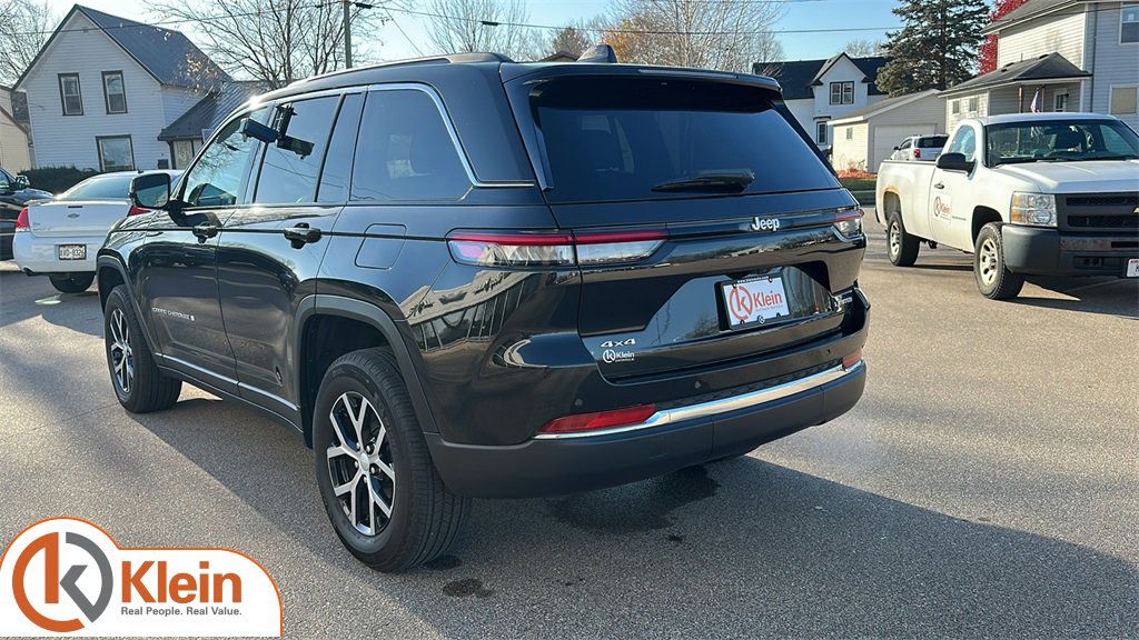 Used 2024 Jeep Grand Cherokee Limited w/ Trailer Tow Package image 6