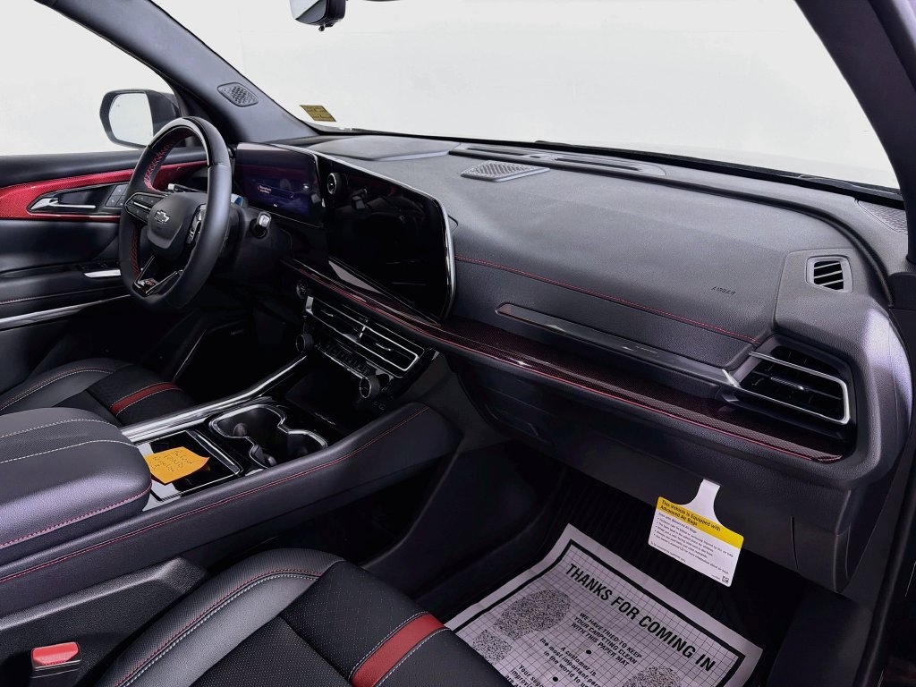 New 2026 Chevrolet Traverse RS w/ LPO, Floor Liner Package AWD/4WD image 28