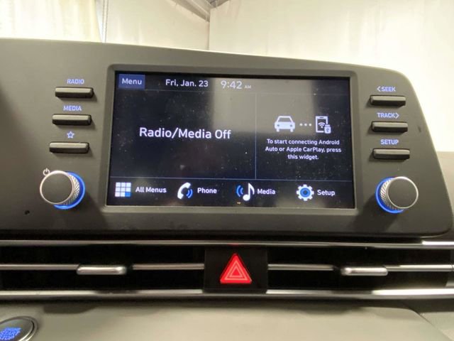 Certified 2025 Hyundai Elantra Sport image 15